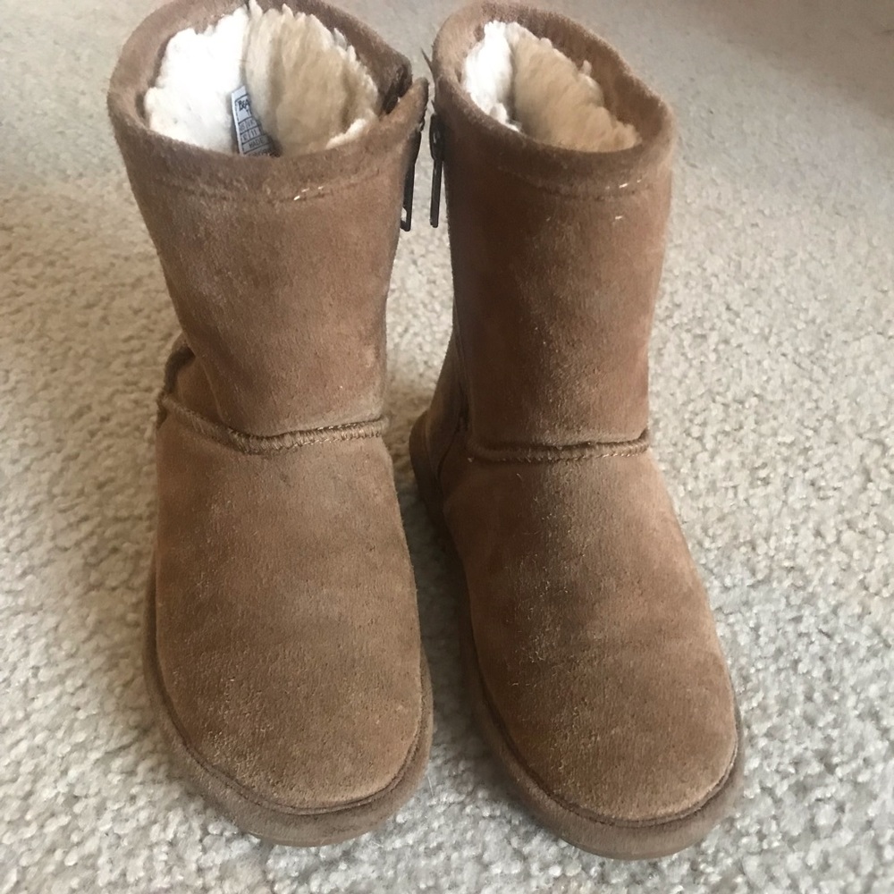 Girls bear paw boots, size 13